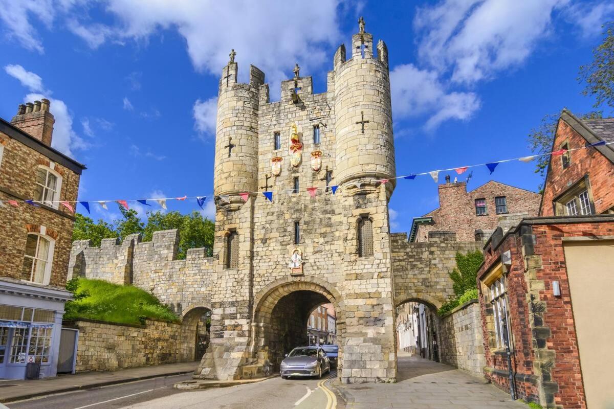 Stylish With Minster Views I Pass The Keys Appartamento York